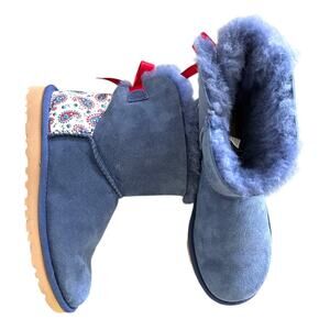 Rare Ugg Liberty mini Bailey blue red paisley bow sheepskin suede boots size 6
